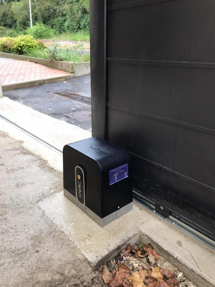 Installation de porte de garage Sète