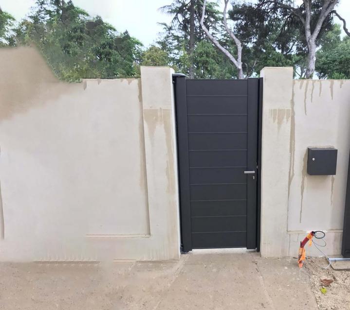Pose de porte d’entrée à Sète